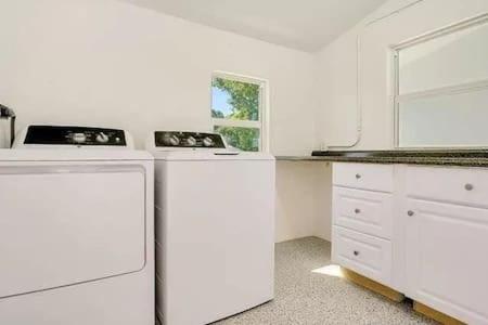 Grand 2 Bedroom On The Intracoastal Riviera Beach Eksteriør billede
